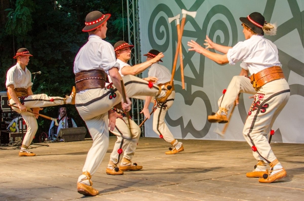 Hornonitrianske folklórne slávnosti