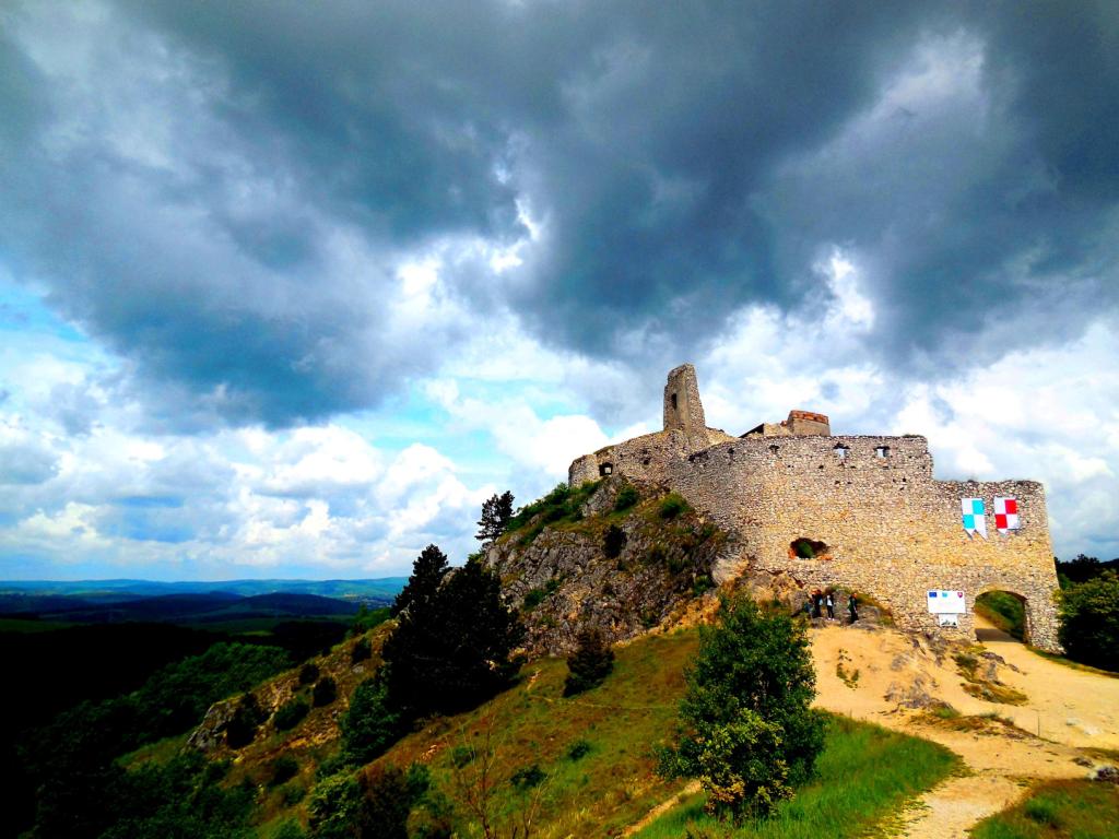 Čachtický hrad otvára letnú sezónu