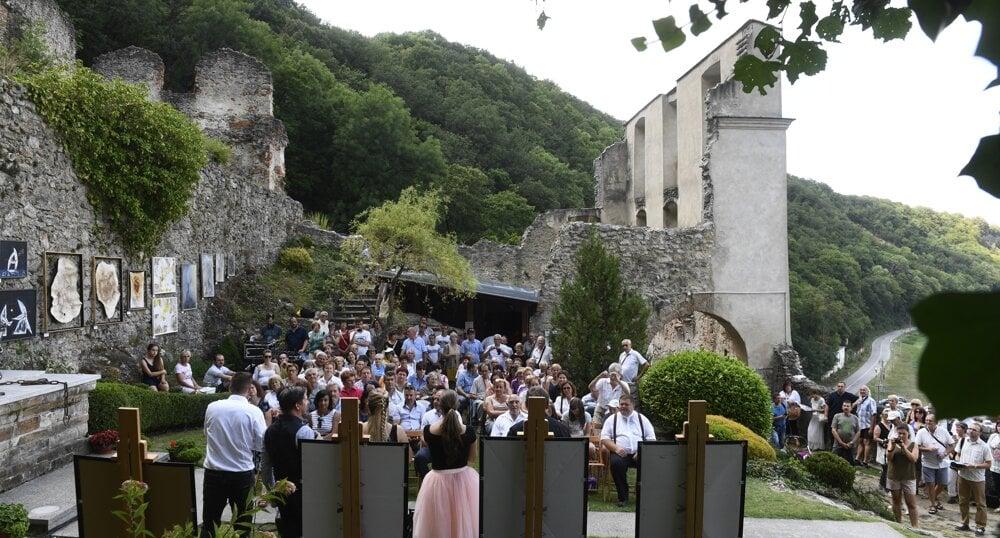 Slávnostná vernisáž 18. ročníka Medzinárodného výtvarno-literárneho sympózia ORA ET ARS - SKALKA 2025