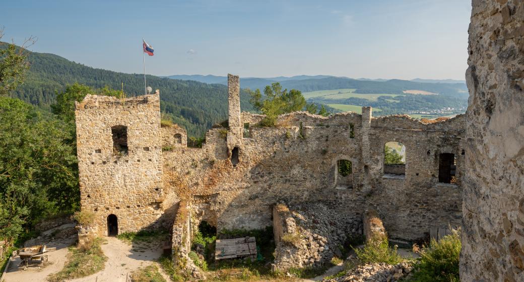 Noc hradov a zrúcaním