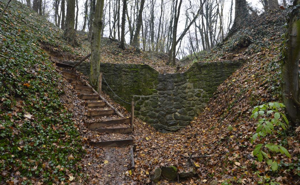 Haluzice - церква і Ущелина